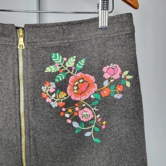 NWT LOFT Gray Floral Embroidered Wool Blend A-Line Zipper Front Skirt Size 10 - Picture 5 of 10
